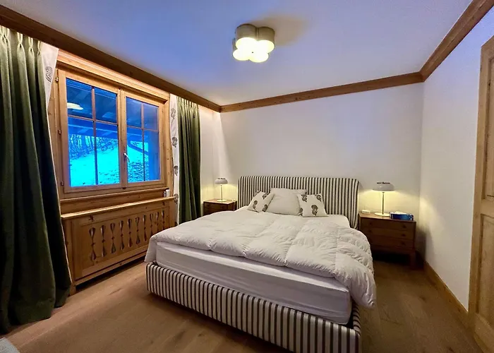 Beautiful Flat With Traditional Architecture 아파트