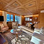 Beautiful Flat With Traditional Architecture *